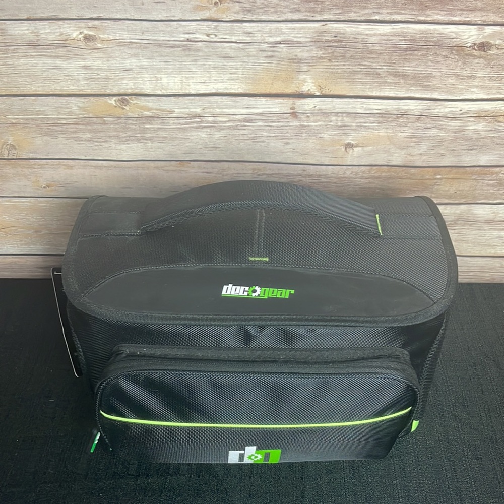 Decogear Mirrorless/DSLR Camara Bag w/Accessories - Picture 2 of 4